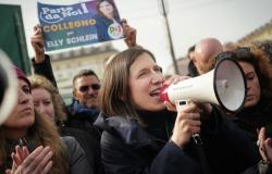 Elly Schlein campaigning in Turin in February 2023